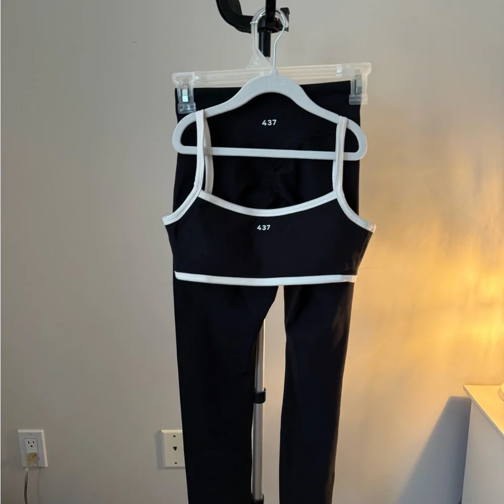 437 Chic Black and White Activewear Set - Picture 2 of 8